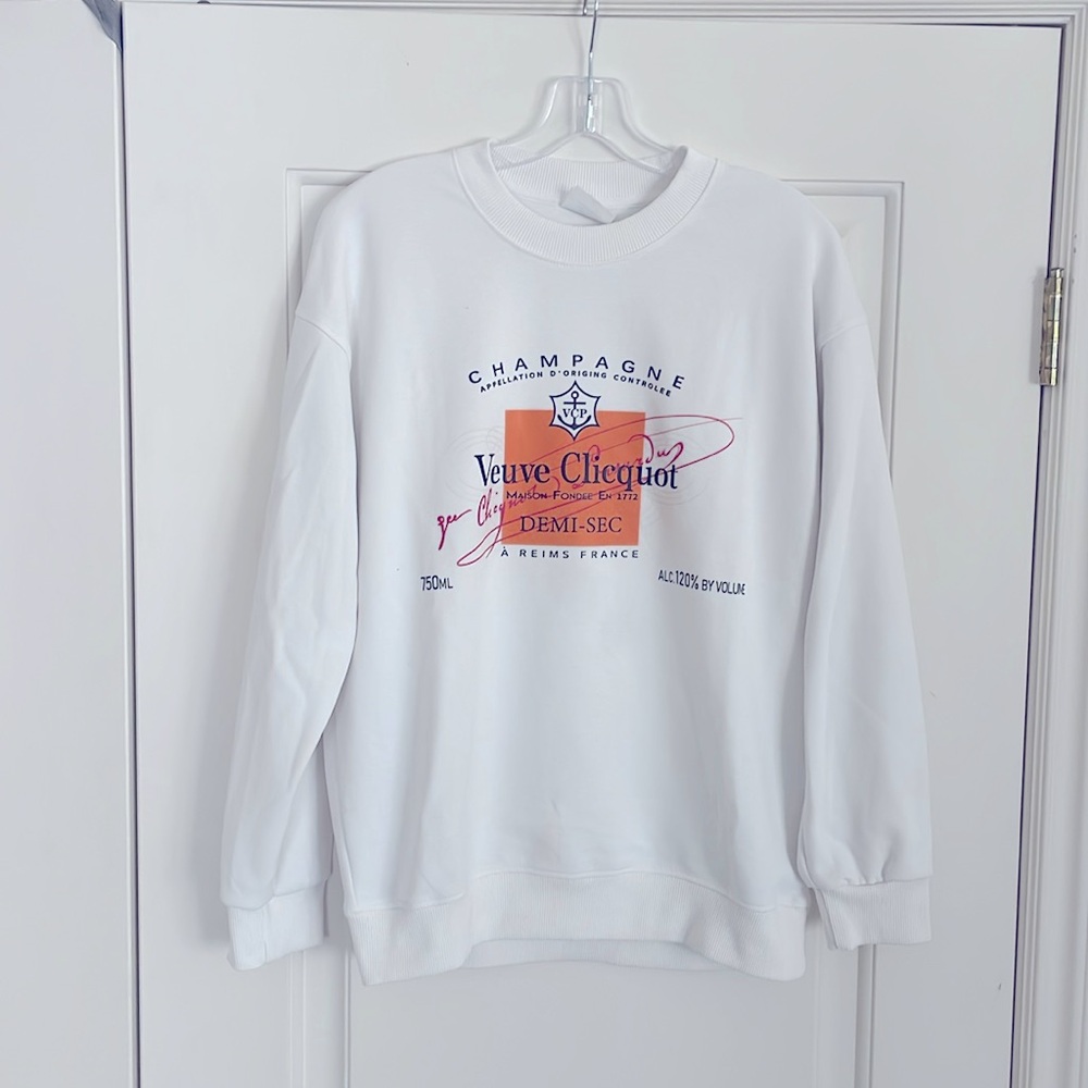 Veuve Clicquot Sweatshirt 🥂